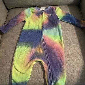 Nike 3m fleece onsie